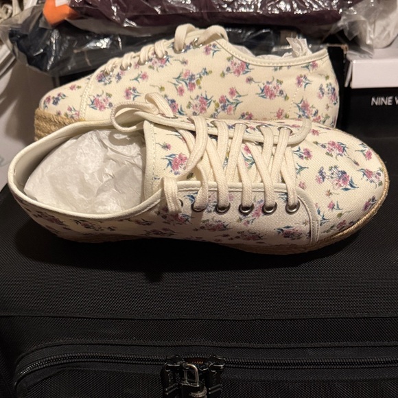 Torrid Cream Ivory Floral Canvas Platform Sneakers - Picture 6 of 9